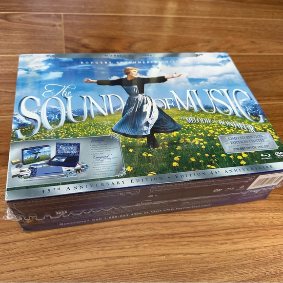 Sound of Music Collectors Limited Edition DVD Blu-Ray UNOPENED. NEW - Picture 2 of 3